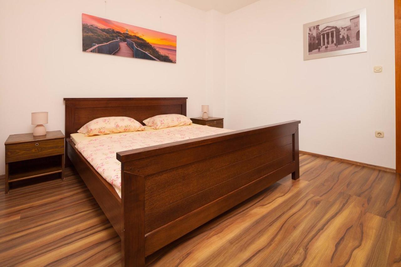 Spacious Apartment With Parking&Garden Marcana ภายนอก รูปภาพ